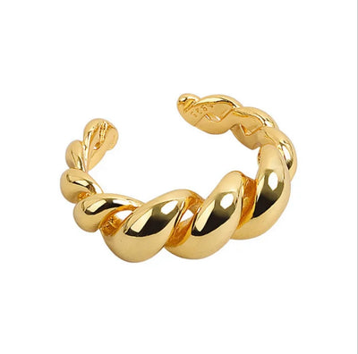 Twisted Trust Ring