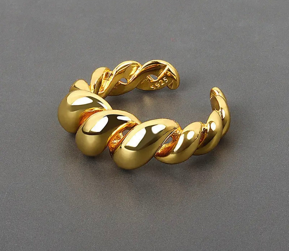 Twisted Trust Ring