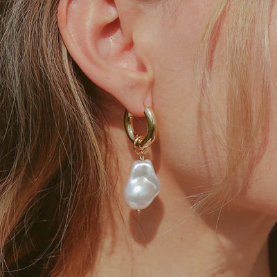 Solo Date Earrings